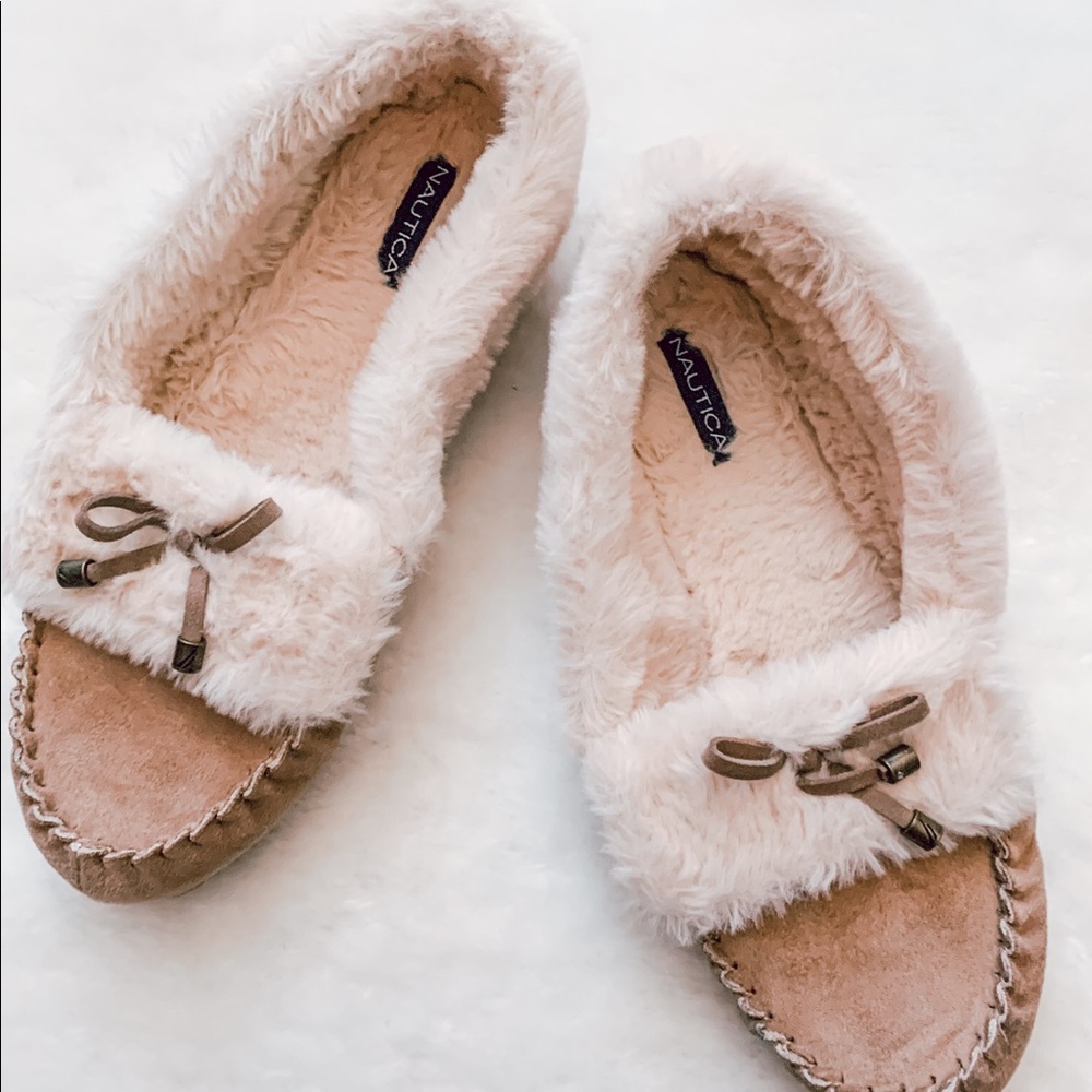 3/30 Deal Náutica indoor slippers - Picture 1 of 4